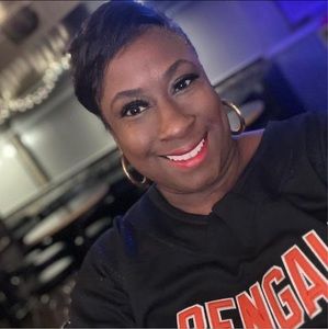 Meet your Posher, Monique